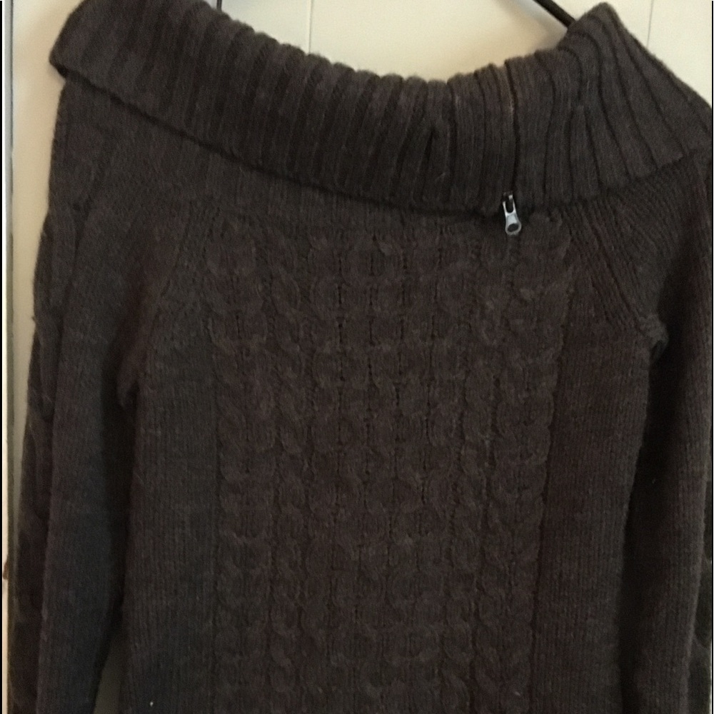 Sweater - Picture 5 of 6